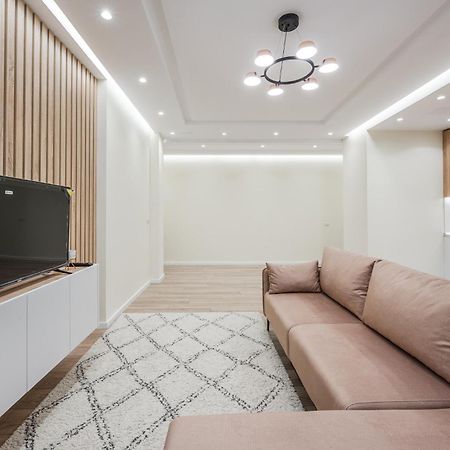 Lucas Central Home تيرانا المظهر الخارجي الصورة