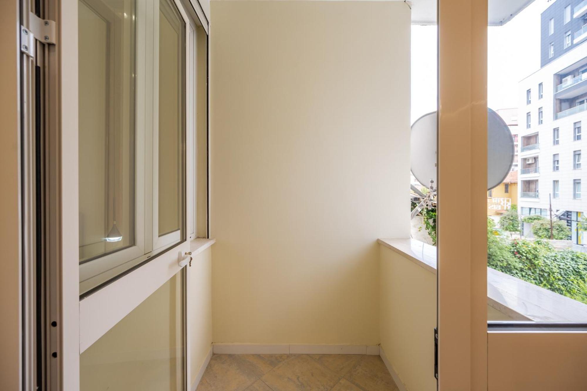 Lucas Central Home تيرانا المظهر الخارجي الصورة